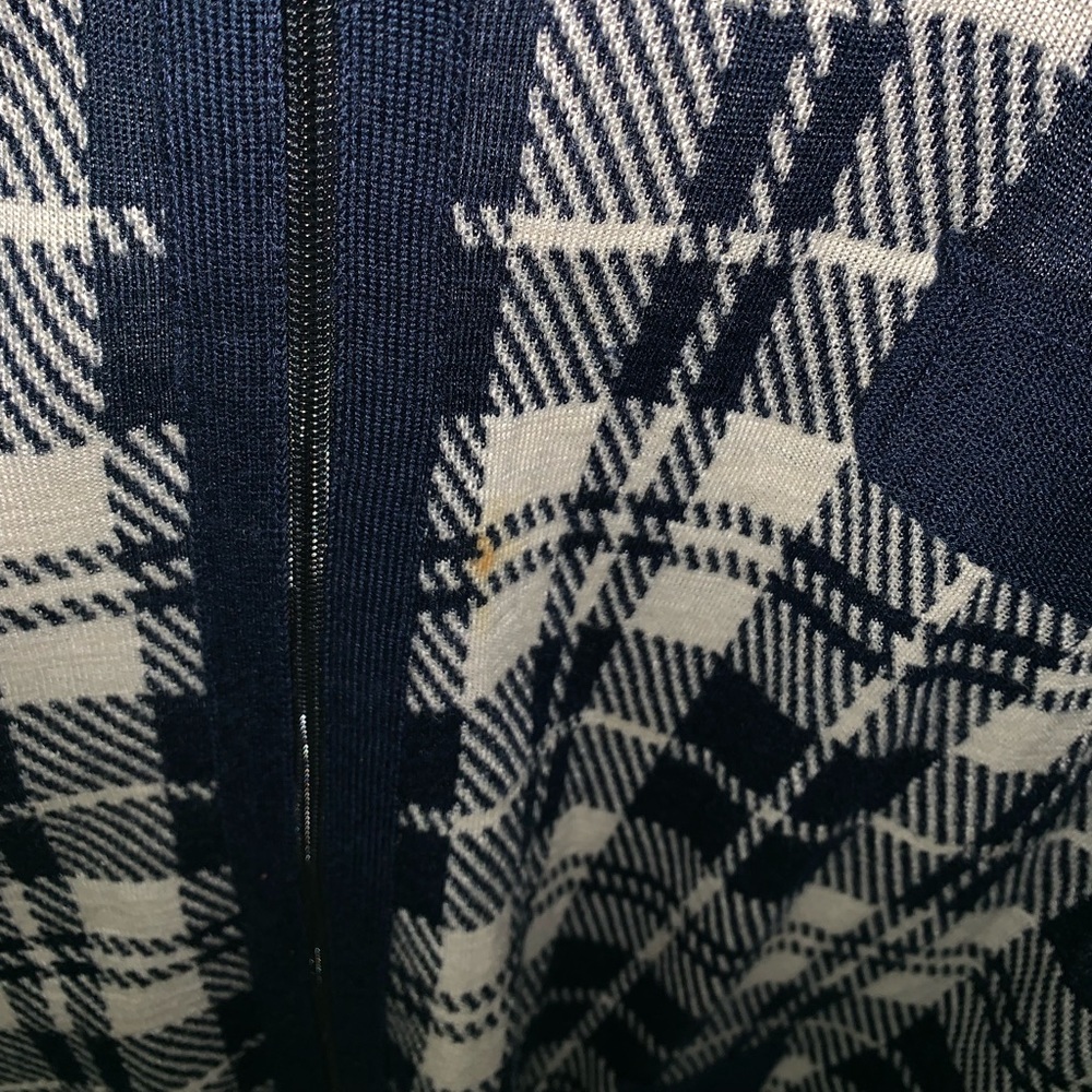 Sweater - Picture 5 of 6